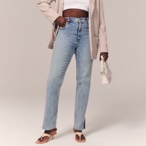 Abercrombie 90’s Straight Ultra High Rise Jean